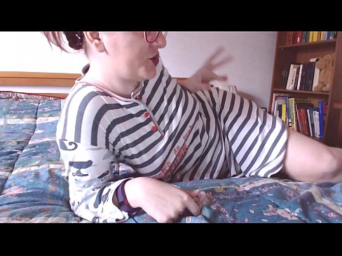 ❤️ この大きな黒いチンコを口に含む小さな奴隷 ポルノfb ❌️❤